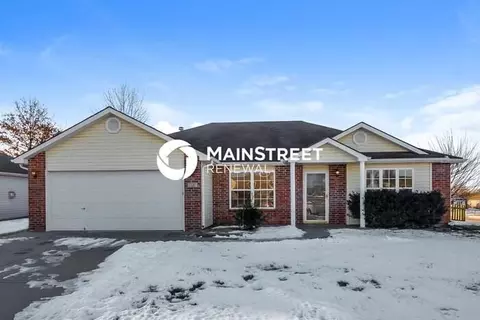 735 Seminole Ct, Raymore, MO 64083
