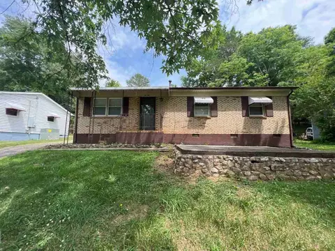 610 Belfast Dr, Gastonia, NC 28052