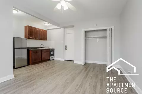 6930 N Greenview Ave #305, Chicago, IL 60626