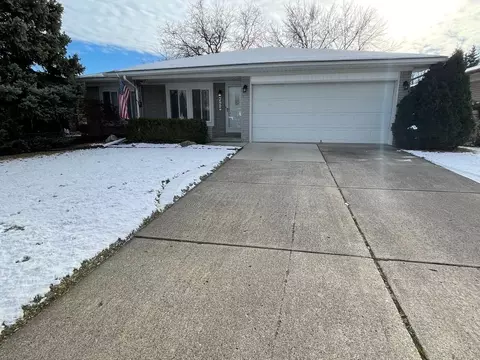 2352 Fox Hill Dr, Sterling Heights, MI 48310