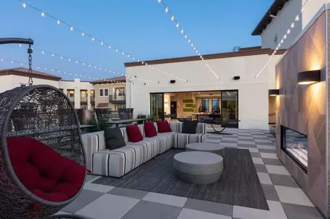 Pyramid Way, Mountain View, CA 94043