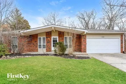 6640 Silver Fox Dr, Florissant, MO 63034