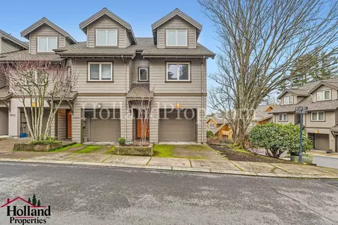 10250 NW Village Heights Dr, Portland, OR 97229