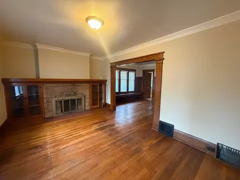 2945 N 36th St, Milwaukee, WI 53210