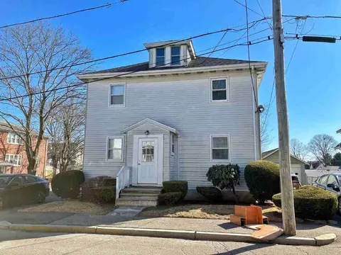 15 1st St #4, Quincy, MA 02169