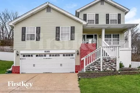 535 Elm Crossing Ct, Ballwin, MO 63021