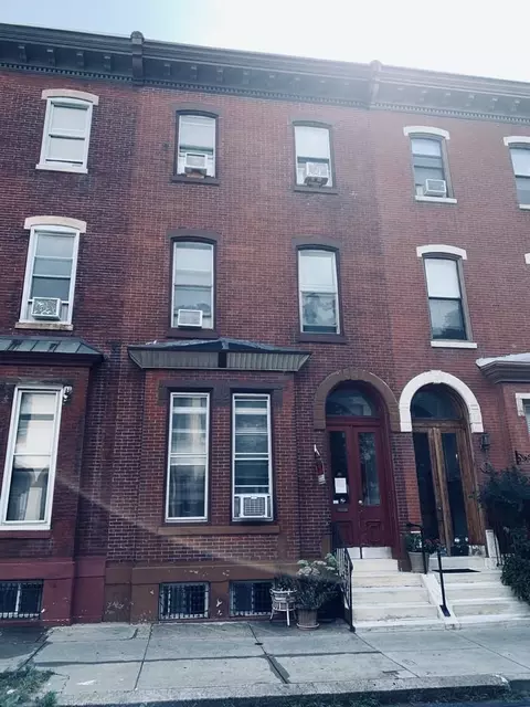 157 N 21st St #3R, Philadelphia, PA 19103