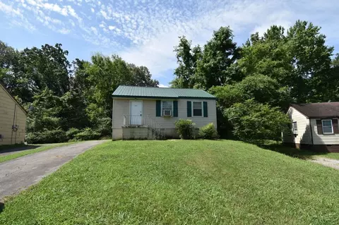986 Woody Hills Dr, Clarksville, TN 37040