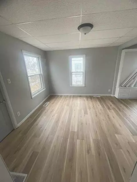 915 Forest Ave, Waterloo, IA 50702