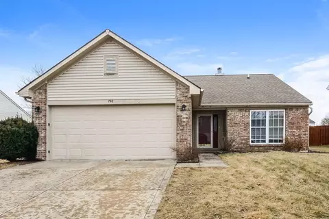 748 Hollowood Ln, Avon, IN 46123