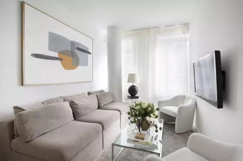 W 45th St, New York, NY 10036