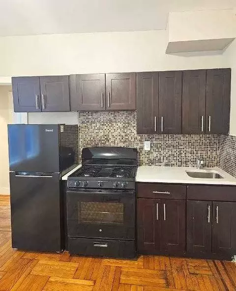 901 Bergen St #3, Newark, NJ 07112