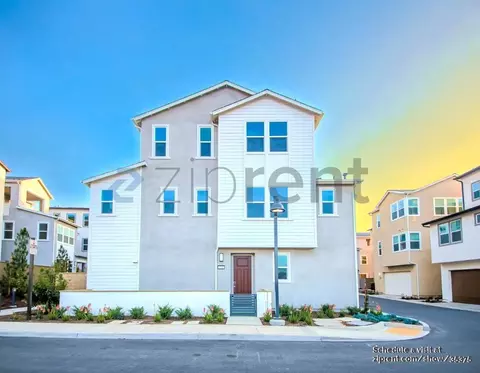 204 Yerba, Irvine, CA 92618 photo 2