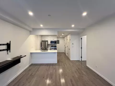 11-28 31st Dr, Astoria, NY 11106