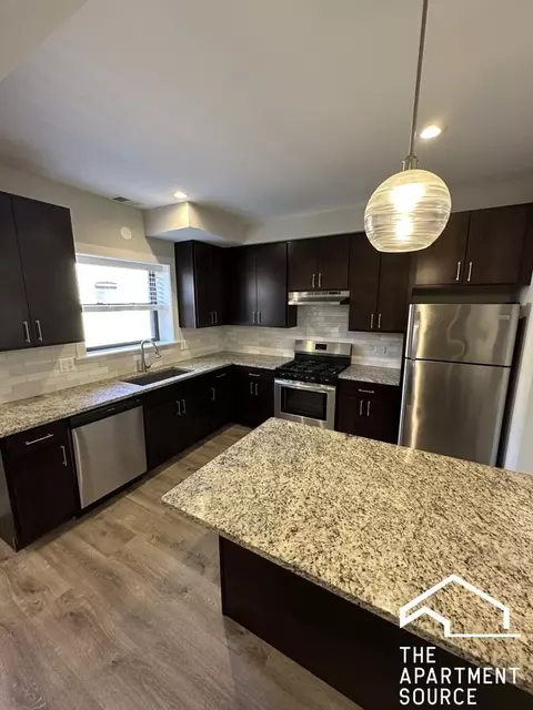1140 Maple Ave #2, Evanston, IL 60202