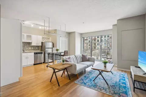 Portland Ave, Minneapolis, MN 55401