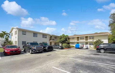 215 NW 25th St #5, Wilton Manors, FL 33311