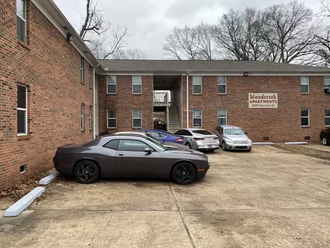 1000 Hollywood Dr #8, Jackson, TN 38301