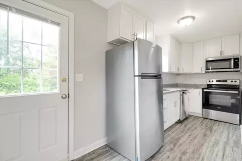 12034 Morningside Dr, Shepherdsville, KY 40165