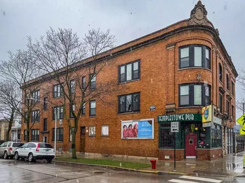 4352 N Troy St #1, Chicago, IL 60618