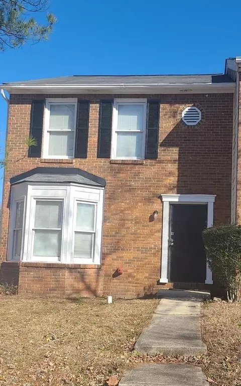 8010 Woodlake Dr, Riverdale, GA 30274