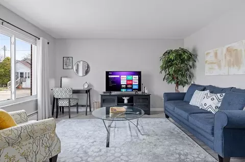hollywood ct, Mount Clemens, MI 48043