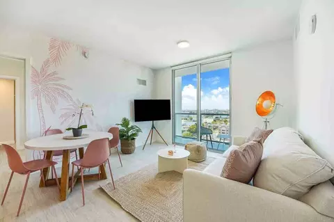 biscayne blvd, Miami, FL 33137