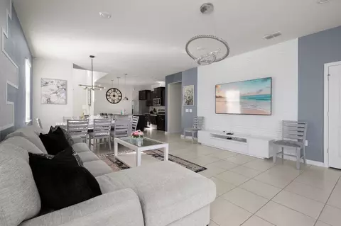 Lana Ave, Davenport, FL 33897