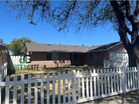 2305 Rose Ave, Modesto, CA 95355