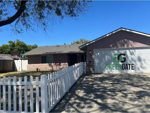 2305 Rose Ave, Modesto, CA 95355