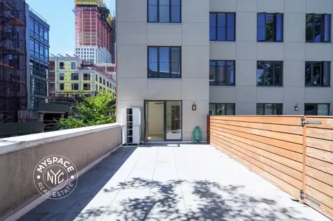 144 West St #701, Brooklyn, NY 11222