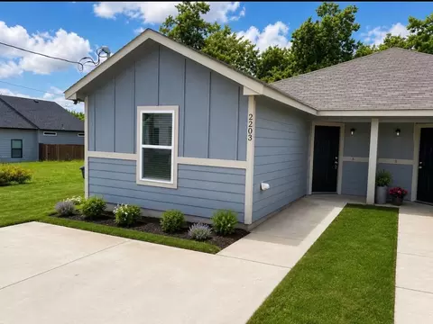 2203 Henry St #A, Greenville, TX 75401