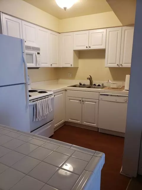 6955 Alvarado Rd #58, San Diego, CA 92120
