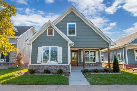 404 Gardens Ln, North Little Rock, AR 72114