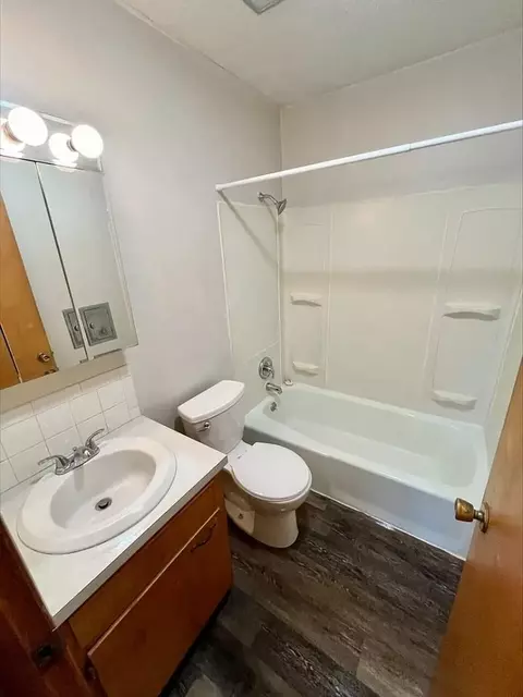 413 Grandview Ave, Barberton, OH 44203