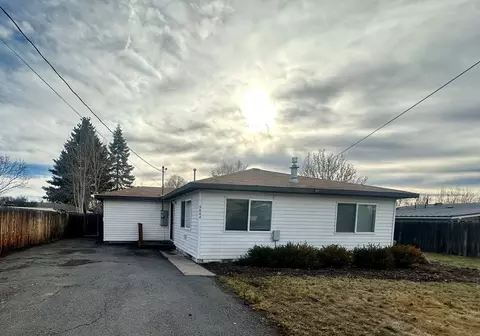 5844 Delaware Ave, Klamath Falls, OR 97603