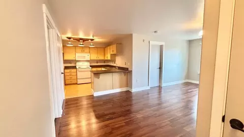 9817 NE Irving St #216, Portland, OR 97220