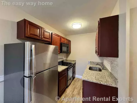 4 Cogswell Ave #1, Cambridge, MA 02140