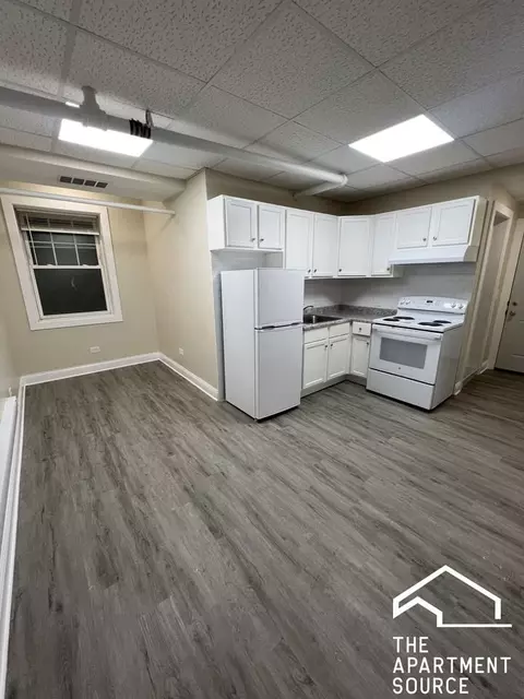 6841 21st St #GW, Berwyn, IL 60402