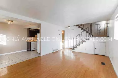 232 W Foxbridge Dr, Midvale, UT 84047