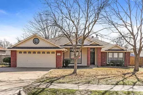 1002 N Carolina Ave, Midlothian, TX 76065