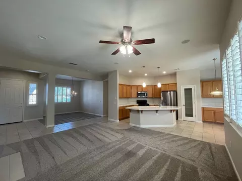 9436 Emerald Cove Ln, Elk Grove, CA 95758