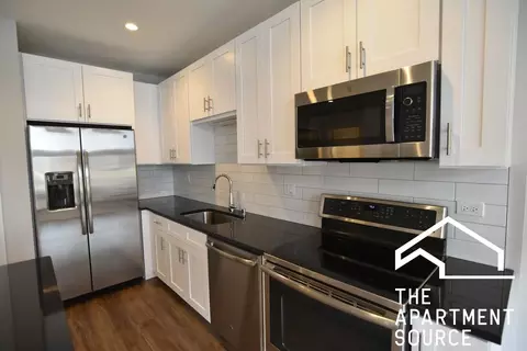 3833 N Broadway St #608, Chicago, IL 60613
