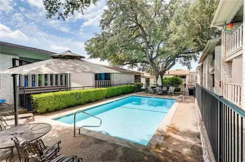 1304 Summit St, Austin, TX 78741