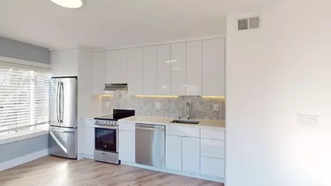975 Burnett Ave #1, San Francisco, CA 94131