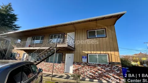 5504 SE Center St, Portland, OR 97206