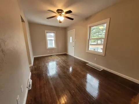 2237 S Union St, Des Moines, IA 50315