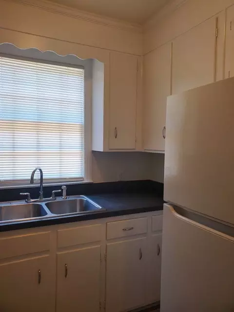620 E 53rd St, Savannah, GA 31405