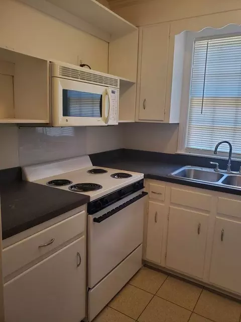 620 E 53rd St, Savannah, GA 31405 photo 2
