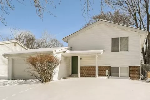 4048 Bugle Bend Dr, Old Jamestown, MO 63034